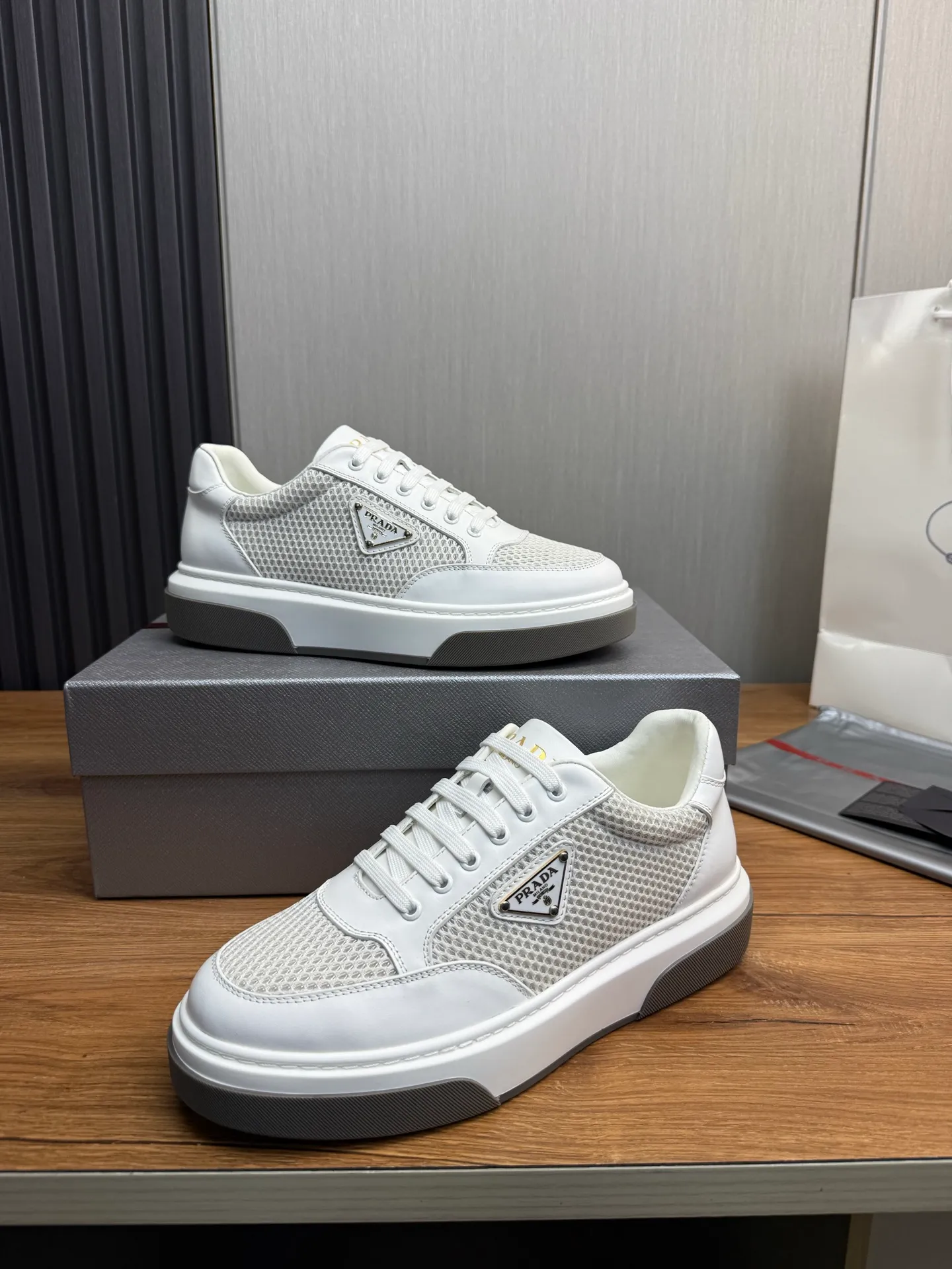 Men's shoes 💰580💰 [PRADA] Men's shoes are popular in the counter, official website is synchronized, 1 high-quality shipment ✔️Imported cowhide fabric + cowhide lining, 1🆚1 replica, original sole, 38-45 (45 customized, non-refundable)